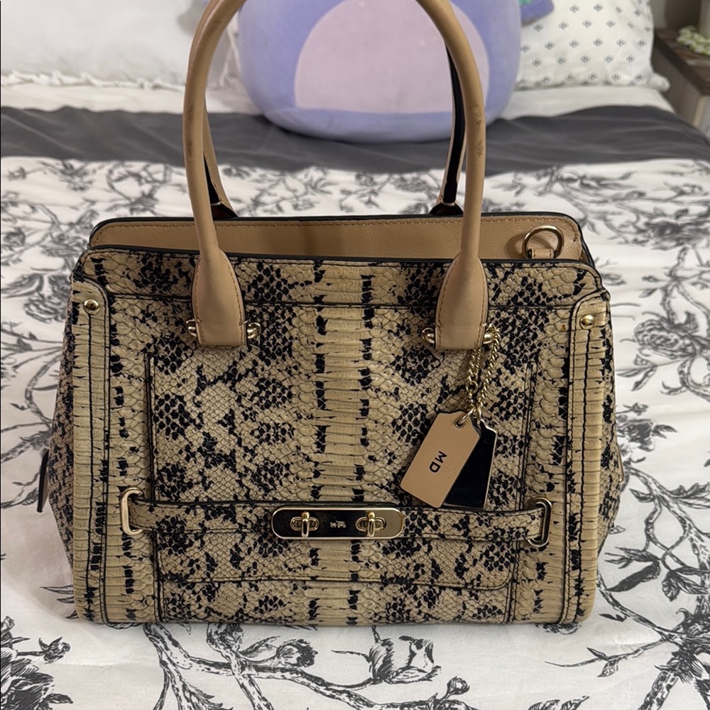 Elegant Tan and Black Handbag